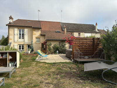 Maison - 137 m² - 7 pièces