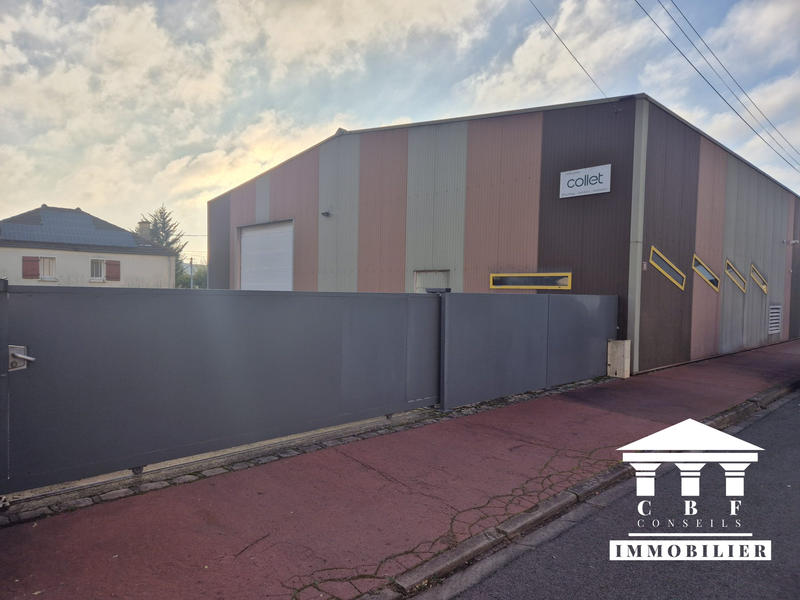 Local d'activités - 556 m² - 7 pièces