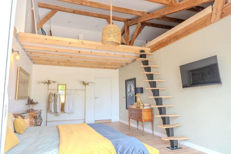 Maison - 210 m² - 5 pièces