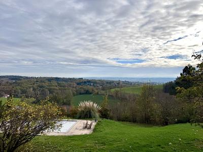 Maison - 245 m² - 6 pièces