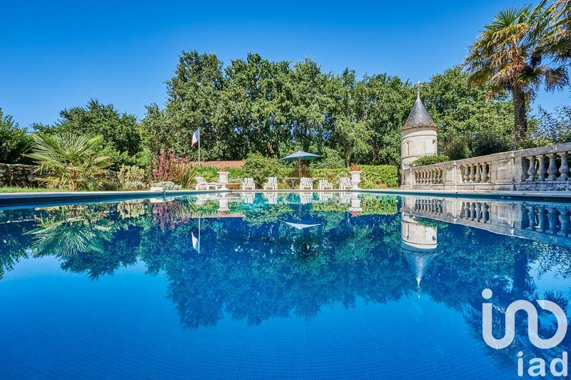 Maison - 230 m² - 6 pièces