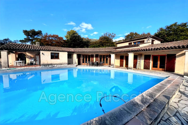 Maison - 170 m² - 6 pièces