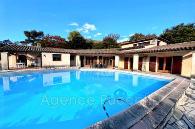 Maison - 170 m² - 6 pièces