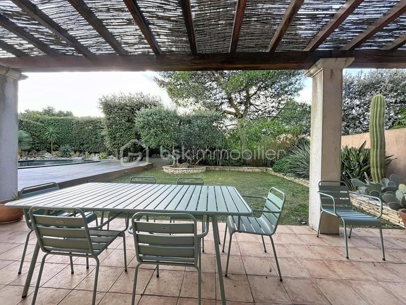 Maison - 98 m² - 4 pièces