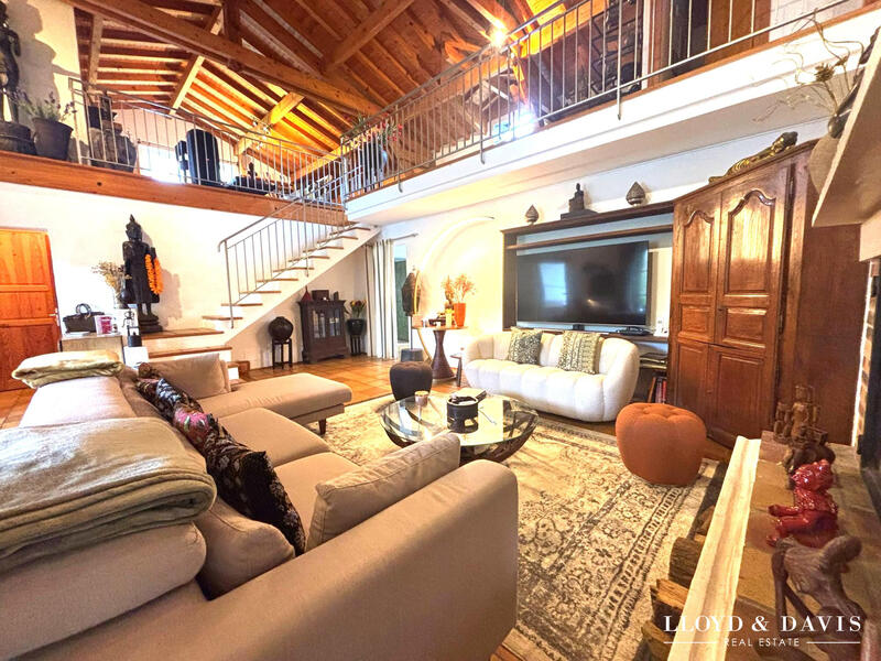 Maison ancienne - 280 m² - 6 pièces