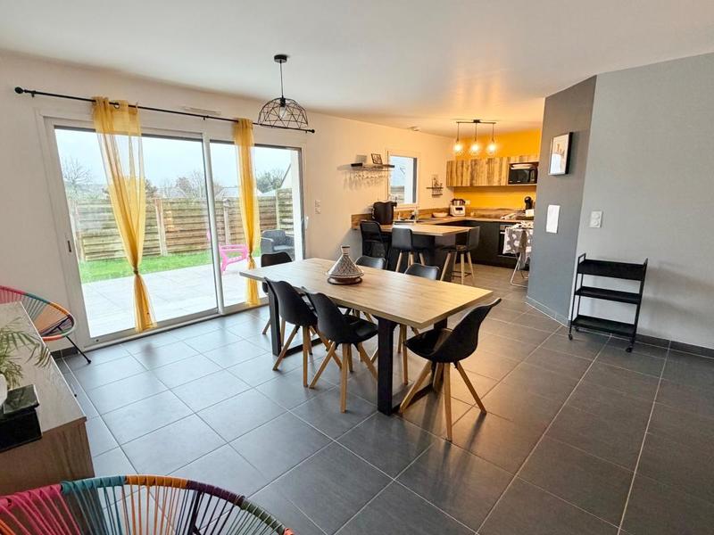 Maison - 92 m² - 5 pièces