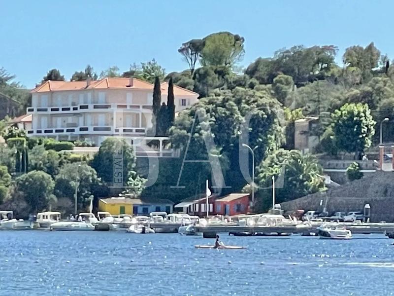 Villa - 280 m² - 10 pièces