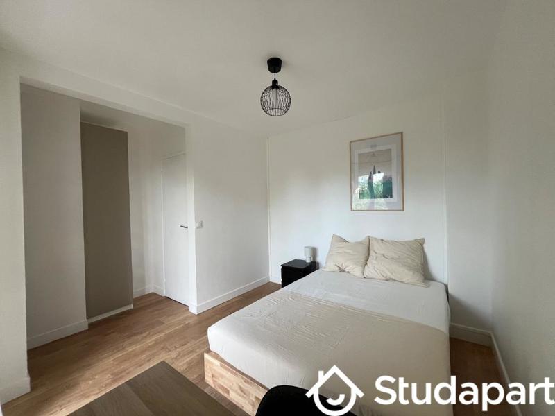 Chambre - 11 m² - 1 pièce