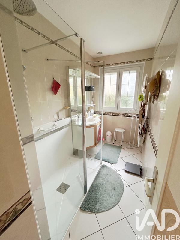 Maison - 180 m² - 5 pièces