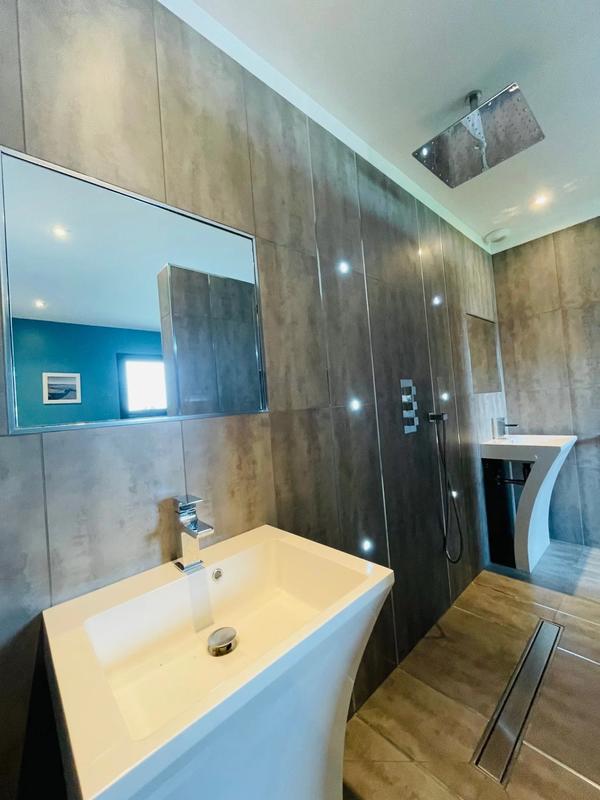 Villa - 243 m² - 9 pièces