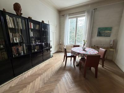 Appartement - 150 m² - 6 pièces