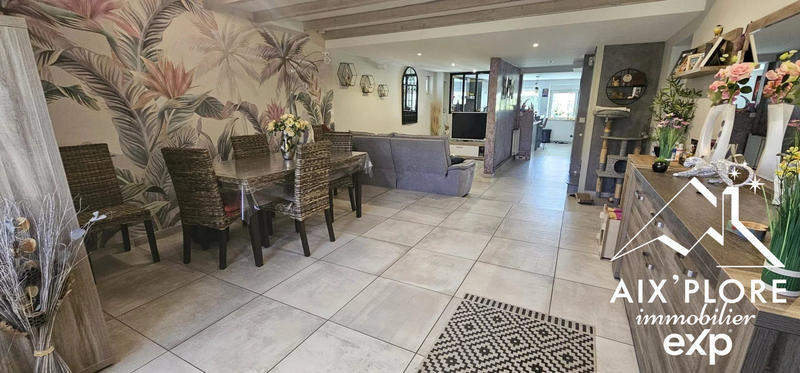 Maison - 220 m² - 5 pièces