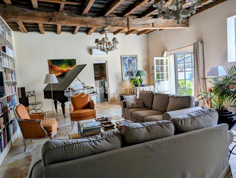 Maison - 296 m² - 9 pièces