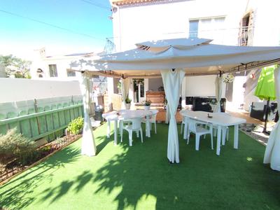 Maison - 140 m² - 8 pièces