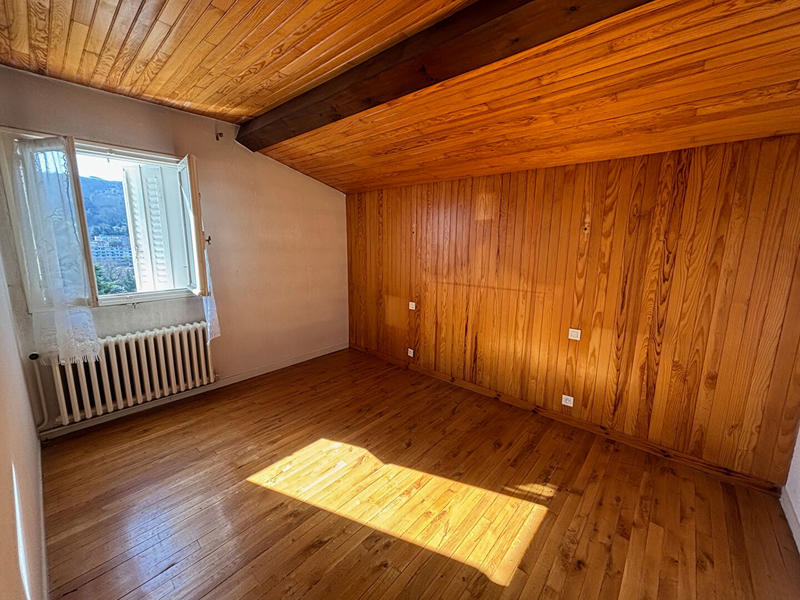 Maison - 197 m² - 8 pièces