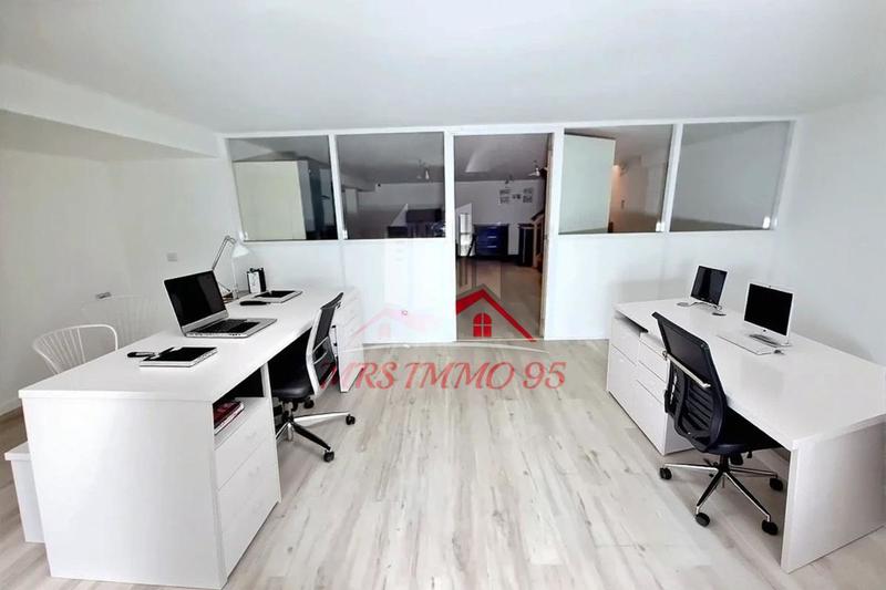 Services - 63 m² - 4 pièces