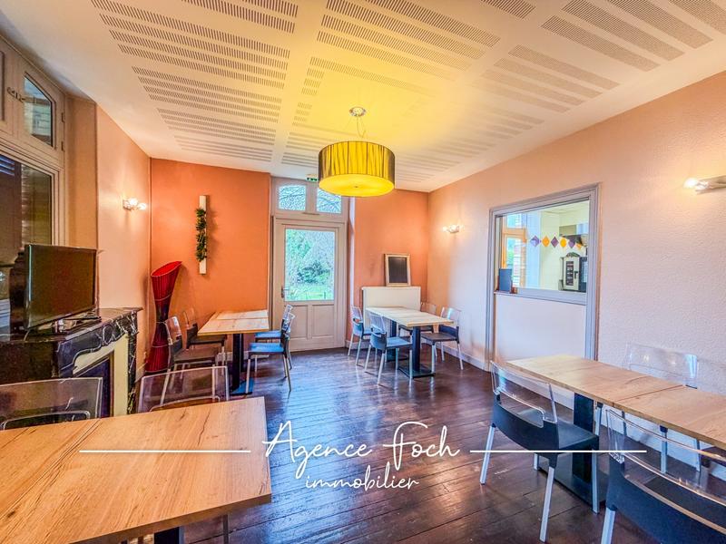 Maison - 195 m² - 8 pièces