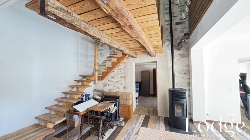 Maison - 206 m² - 6 pièces