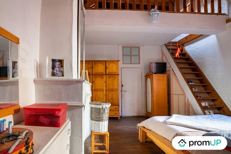 Maison - 240 m² - 6 pièces