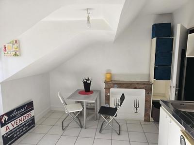 Studio - 12 m² - 1 pièce