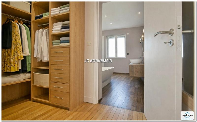 Maison - 210 m² - 7 pièces