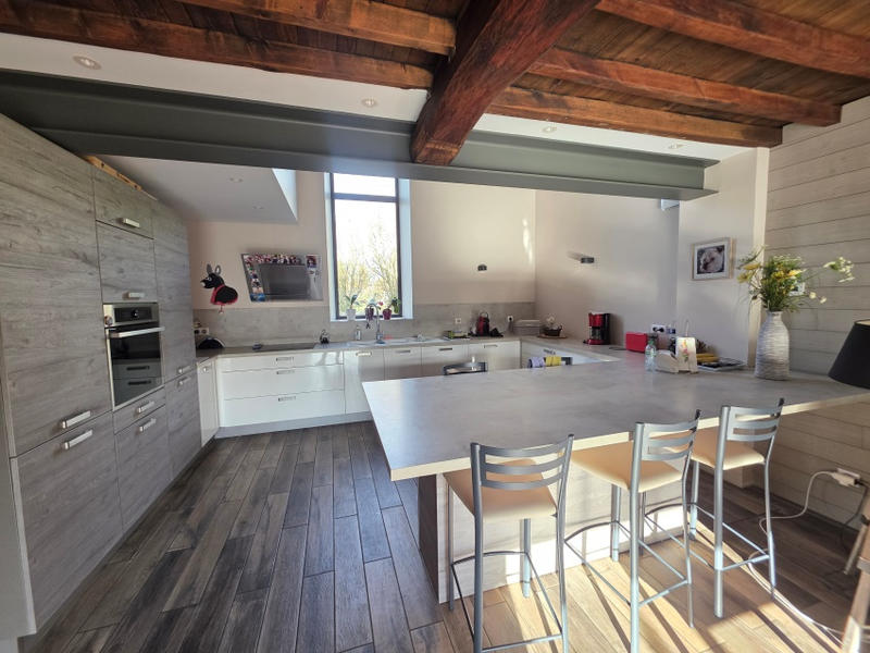 Propriété - 213 m² - 8 pièces