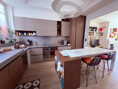 Maison - 202 m² - 6 pièces