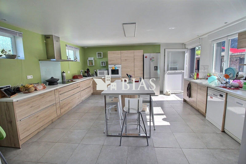 Maison ancienne - 258 m² - 15 pièces