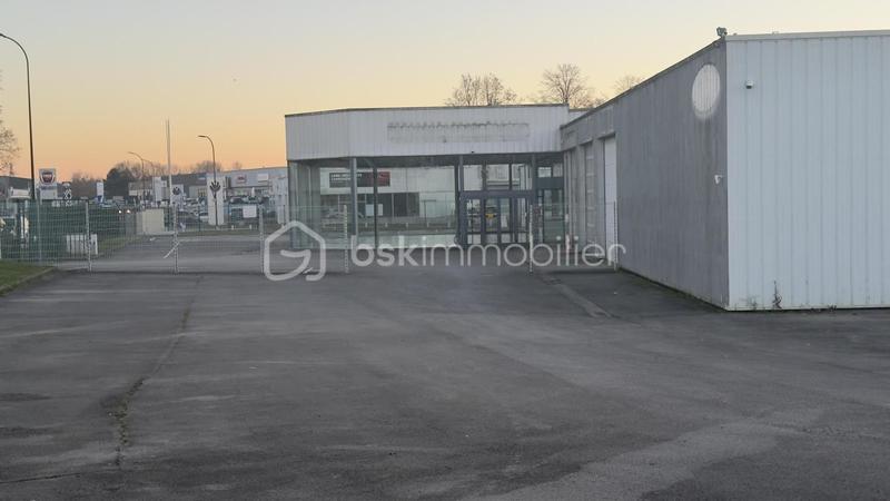 Local commercial - 1 500 m² - 20 pièces