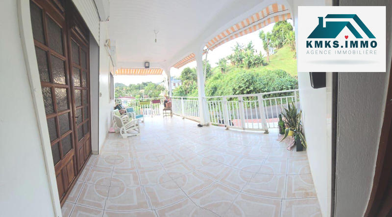 Maison - 217 m² - 8 pièces