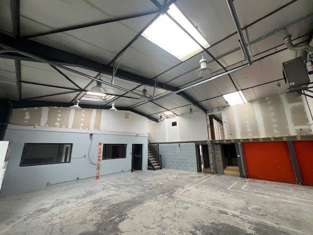 Local commercial - 288 m²