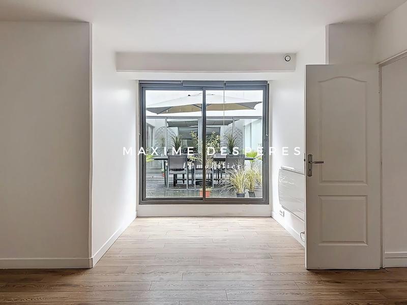 Loft - 325 m² - 6 pièces