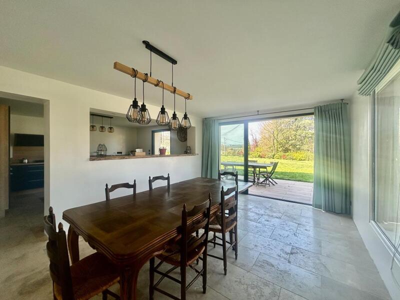 Maison - 248 m² - 7 pièces