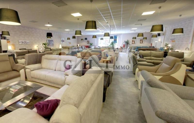 Entrepôt - 1 930 m²