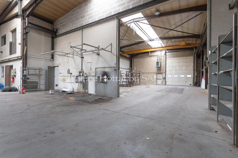 Local commercial - 1 717 m² - 13 pièces