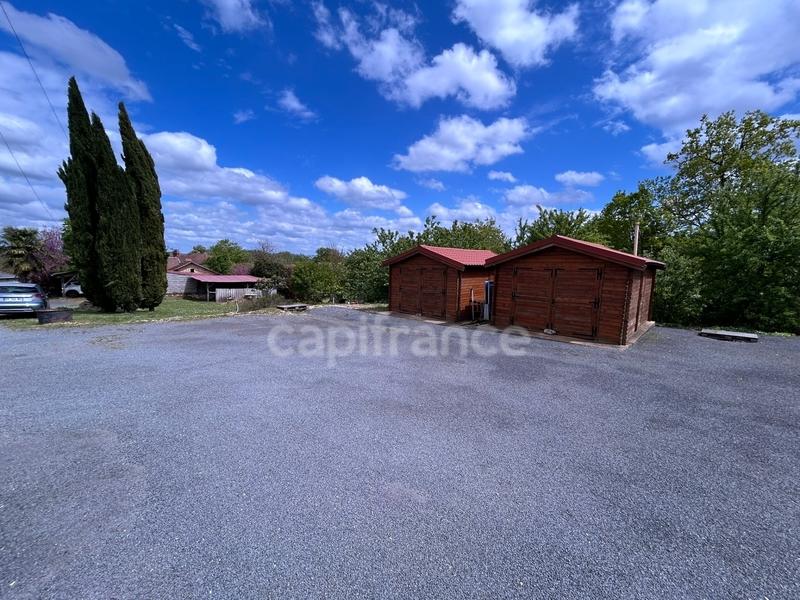 Maison - 390 m² - 11 pièces