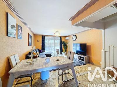 Maison - 93 m² - 5 pièces