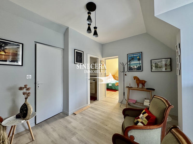 Maison traditionnelle - 181 m² - 7 pièces