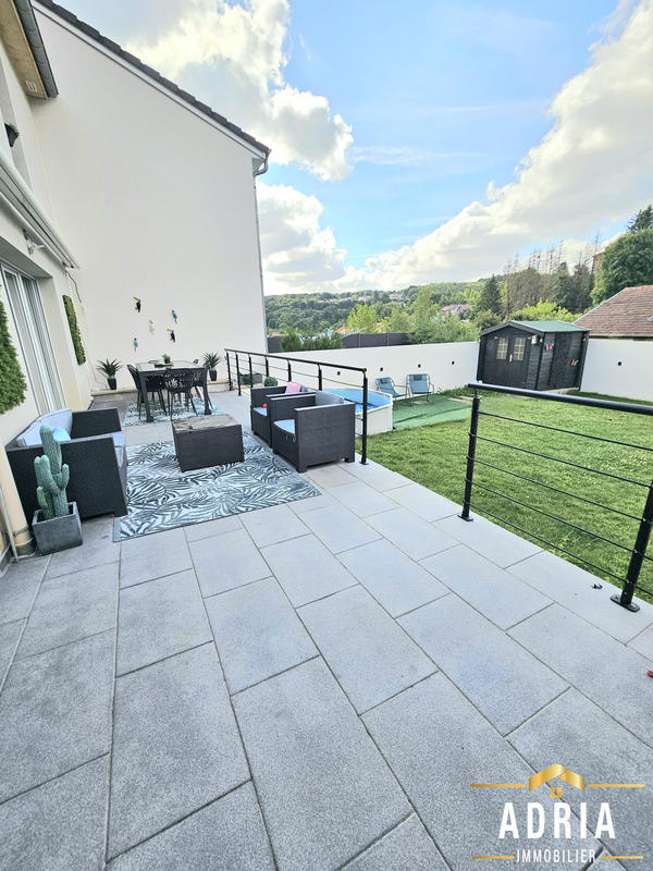 Maison traditionnelle - 100 m² - 4 pièces