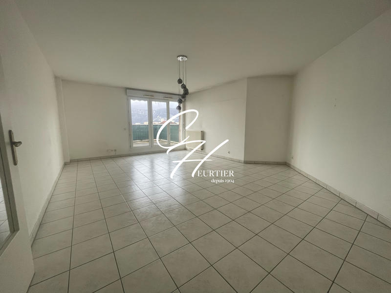 Appartement - 90 m² - 4 pièces