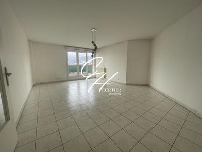 Appartement - 90 m² - 4 pièces