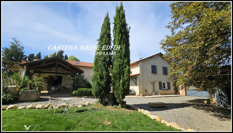 Maison - 232 m² - 8 pièces