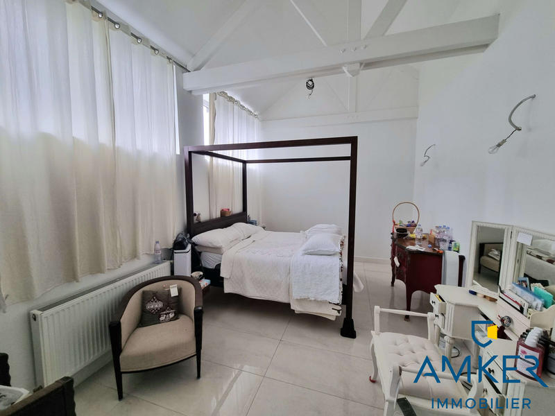 Loft - 229 m² - 6 pièces