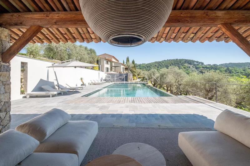 Villa - 320 m² - 7 pièces