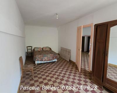 Maison - 206 m² - 7 pièces