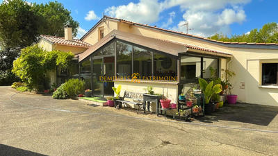 Maison - 208 m² - 7 pièces