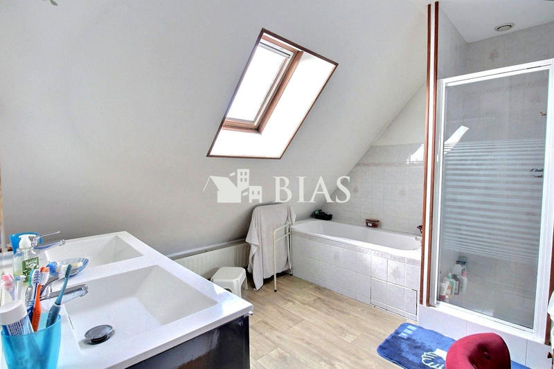 Maison - 130 m² - 7 pièces