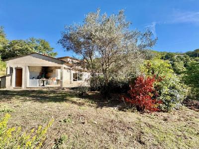 Maison traditionnelle - 225 m² - 6 pièces