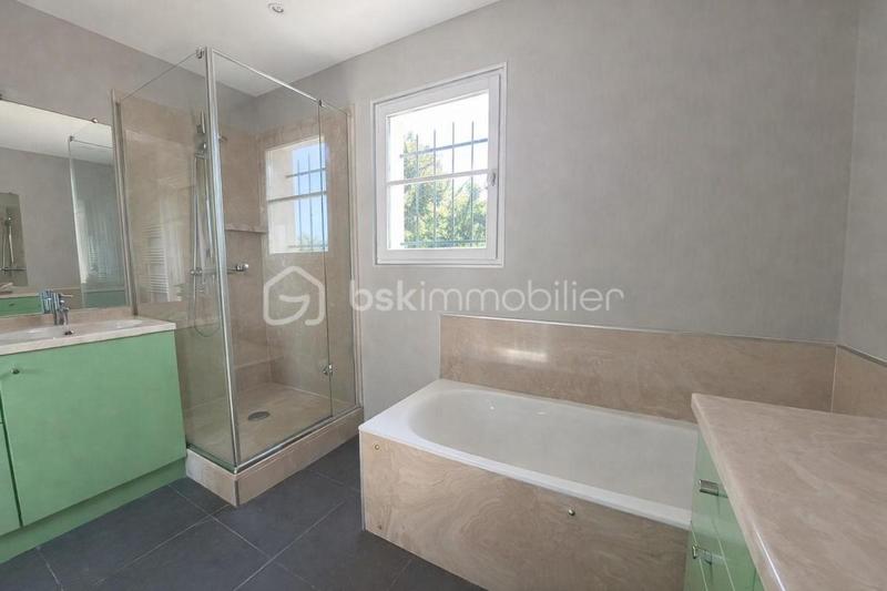 Villa - 210 m² - 8 pièces