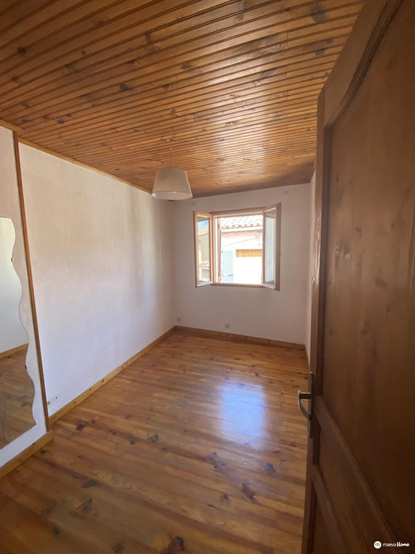 Maison - 142 m² - 9 pièces